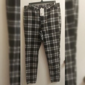 Black plaid highwaist pants